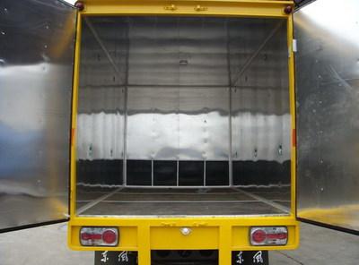 國(guo)五排放標準(zhun)炸藥(yao)運(yun)輸車(che)選擇(ze)與汽車廂體制造指(zhi)南